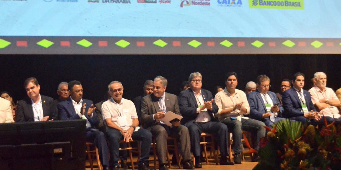 Cícero Lucena destaca fortalecimento das parcerias, durante Caravana Federativa que reúne 34 ministérios do Governo Federal