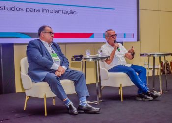 Cícero Lucena apresenta experiências da Prefeitura desde a pandemia até os avanços em diversas áreas