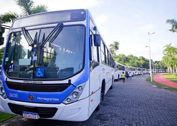 Prefeito entrega 35 novos ônibus para renovação da frota da Capital, que se torna a 3ª mais nova do Nordeste