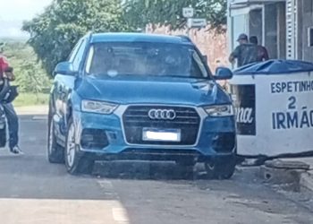 Prefeito usa dinheiro público para alugar carro de luxo em pequena cidade paraibana