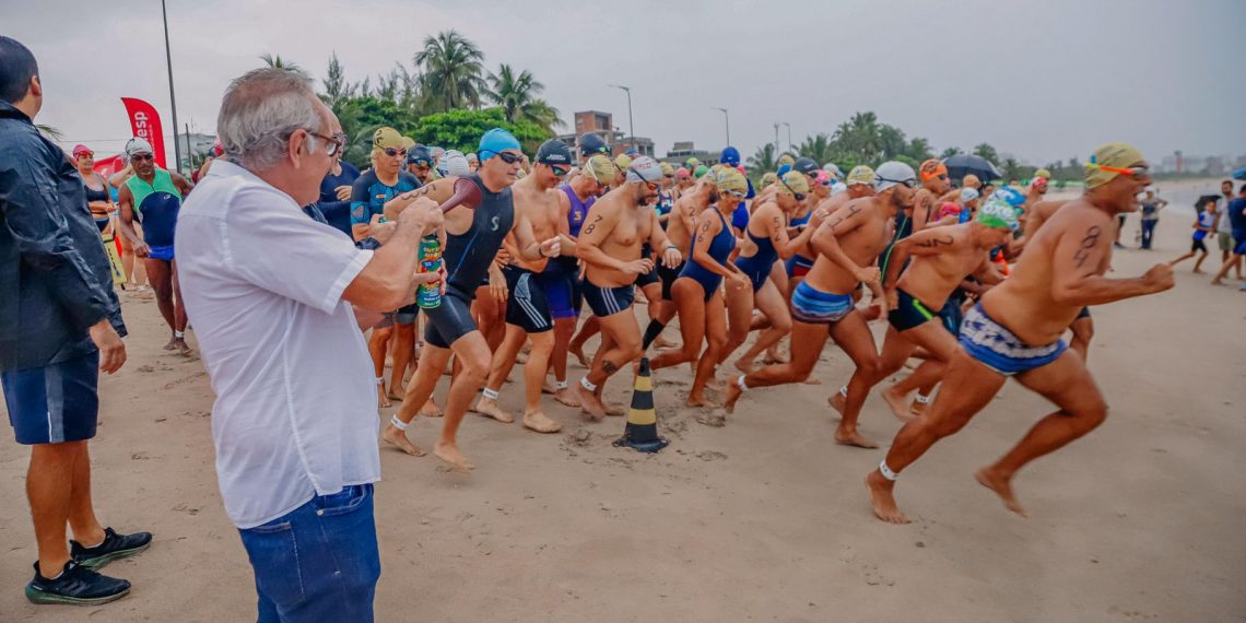 Prefeito dá largada no Festival de Natação e Aquathlon e destaca incentivo ao esporte para fazer de João Pessoa uma cidade com mais qualidade de vida