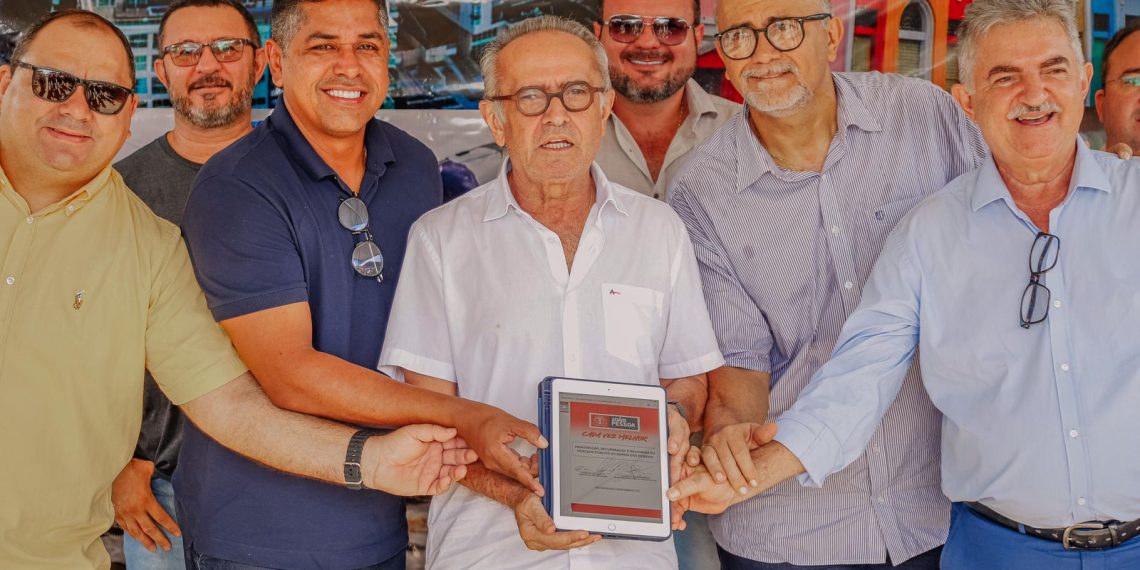 Cícero autoriza reforma do Mercado do Bairro dos Estados e anuncia R$ 92 milhões para recuperação de espaços públicos