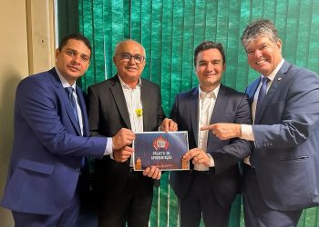 Em Brasília, Ba Barros apresenta projetos de Pedras de Fogo ao ministro do Turismo