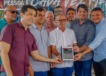 Prefeito autoriza construção de praça no Bancários e anuncia outras três em Mumbaba, Ipês e Alto do Mateus