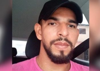 Quinto suspeito de participar da morte de sargento troca tiros com polícia, é baleado e preso, em Bayeux