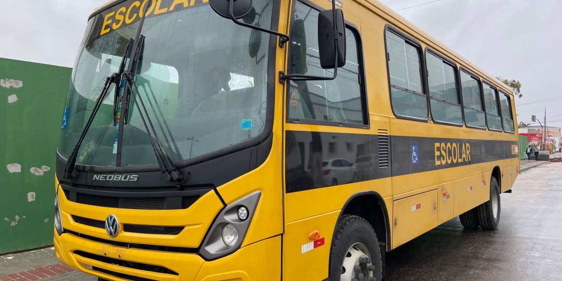 Empresa cobra mais de R$ 360 mil da prefeitura de Nova Olinda pormcompra de ônibus escolas