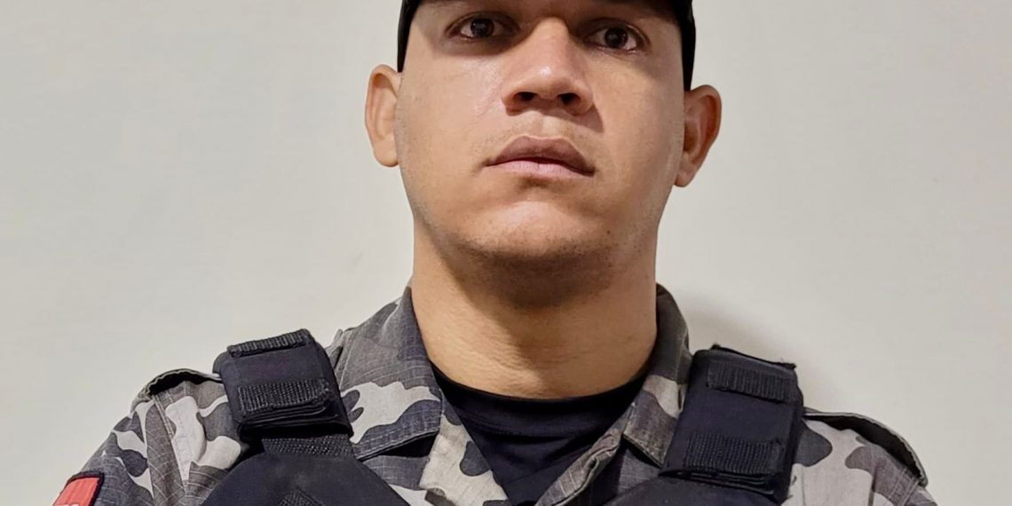 BRAVURA: Sozinho, cabo da PM imobiliza e prende suspeito de dois assaltos e um furto