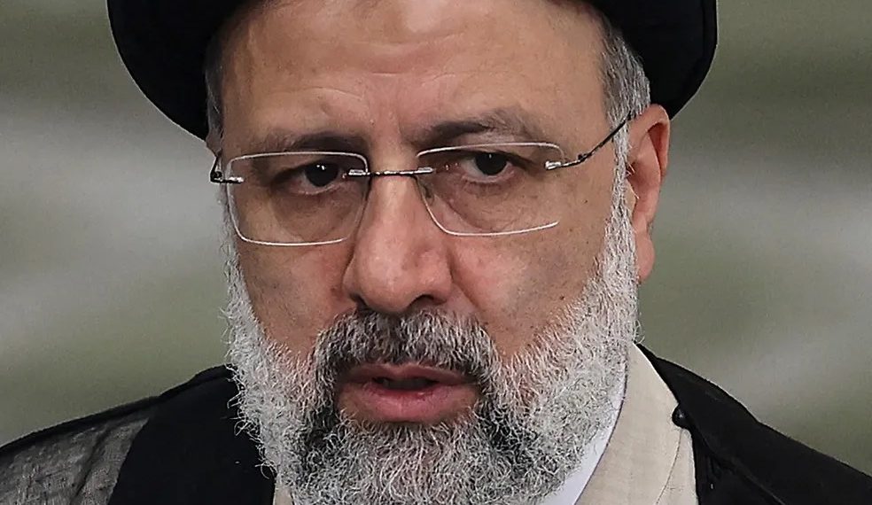 Ebrahim Raisi, presidente do Irã, morre em queda de helicóptero