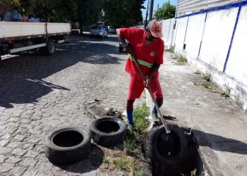 Seinfra realiza prevenção de alagamentos diariamente, mas precisa que a população ajude não jogando lixo na rua