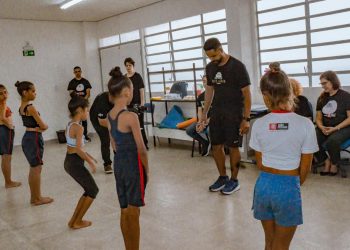 Prefeito incentiva crianças participantes da seletiva do Balé Bolshoi e destaca olhar do Governo Municipal para projetos além da sala de aula