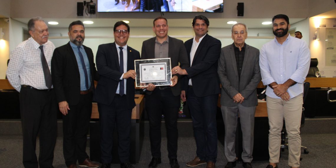 ALPB concede título de cidadão paraibano ao jornalista Danilo Alves