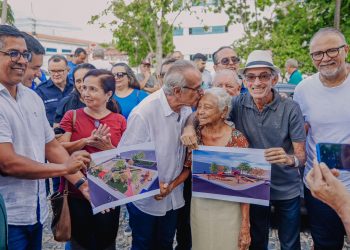 Prefeito autoriza obras para reconstrução da Praça Lauro Leão Santa Rosa e anuncia 20 novas academias e espaços pet na Capital