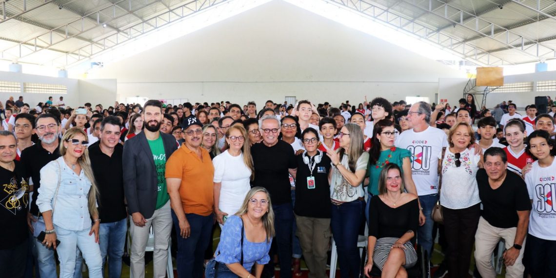 Prefeito abre edição 2024 do Projeto Code, com mais de 5 mil alunos inscritos e 11 mil vagas ofertadas