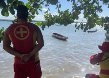 Bombeiros encontram corpo de adolescente que se afogou em Cabedelo