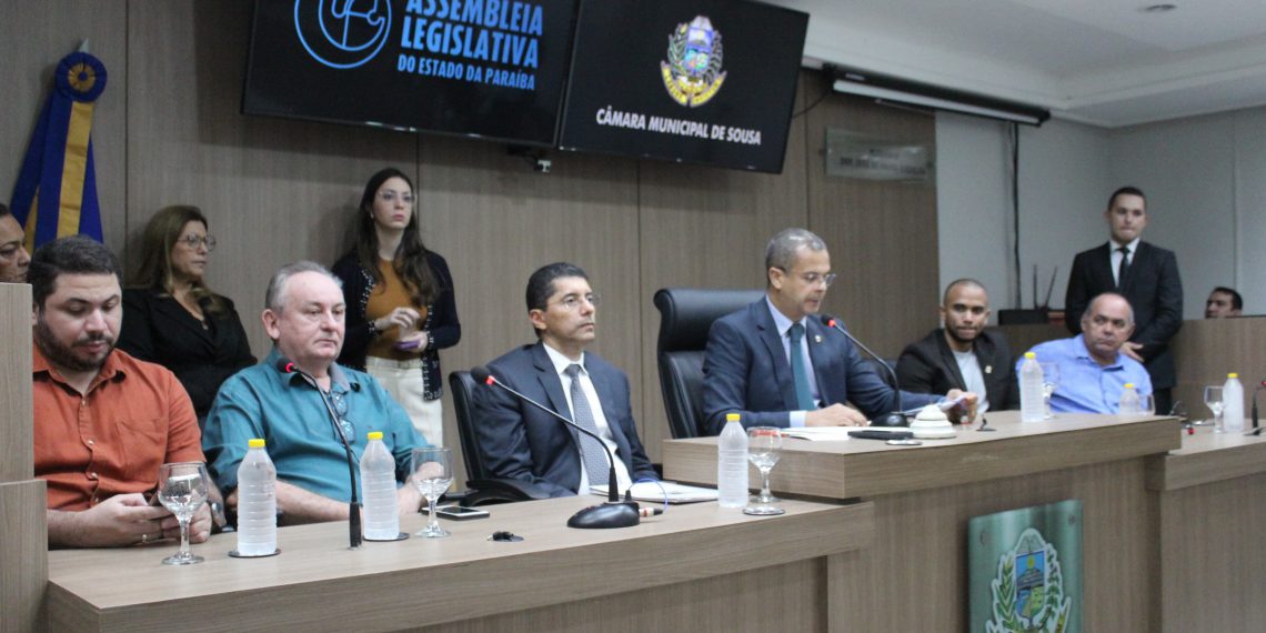 ALPB debate LDO 2025 durante audiência pública em Sousa