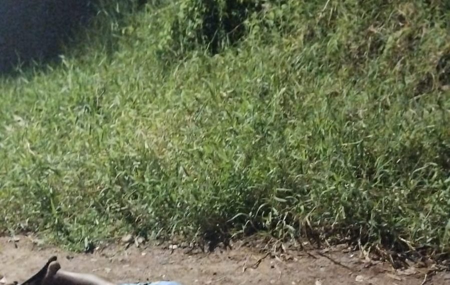 Criminosos matam jovem e deixam bilhete junto ao corpo no Alto do Mateus: “X9”