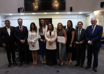 ALPB celebra 30 anos da Abacrim em sessão especial