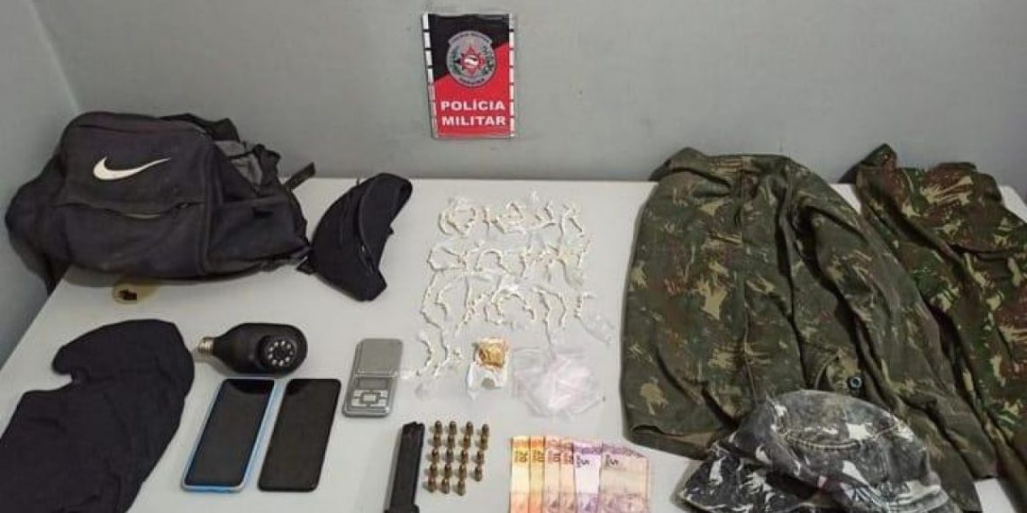 Dois homens suspeitos de integrar facção criminosa são presos com drogas, em Bayeux