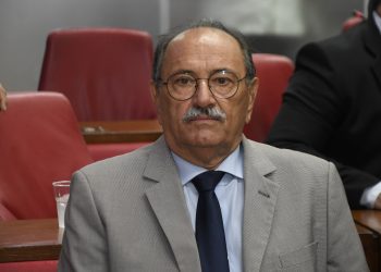 Prefeito decreta luto de três dias e dá nome do vereador Professor Gabriel a escola municipal