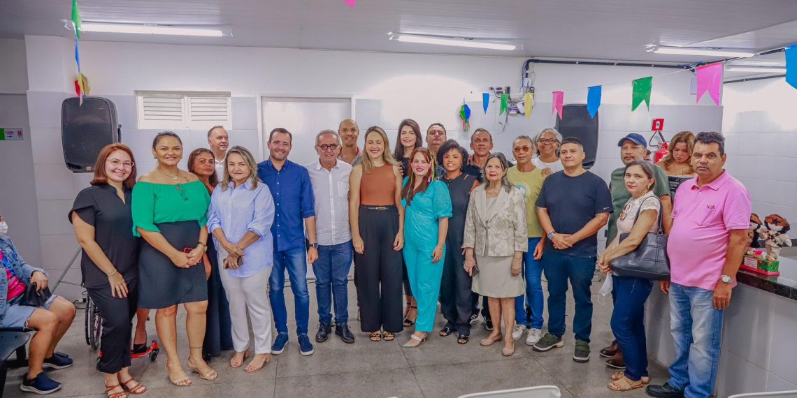 Prefeito entrega USF da Torre e prédio do Cartão do SUS, e atinge marca de 60 equipamentos de saúde requalificados