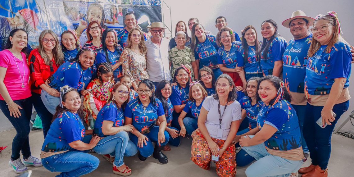 Prefeito entrega Escola José Peregrino de Carvalho, a 36ª reconstruída pela gestão no padrão tecnológico e de inclusão
