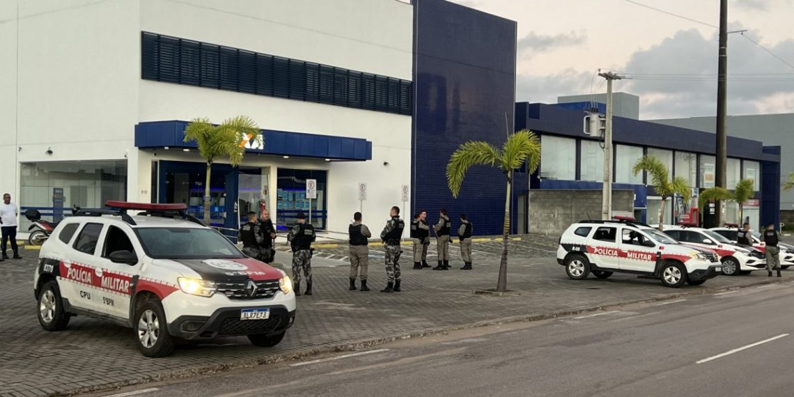 Criminosos explodem agência da Caixa Econômica no Valentina, em João Pessoa