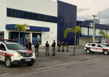 Criminosos explodem agência da Caixa Econômica no Valentina, em João Pessoa
