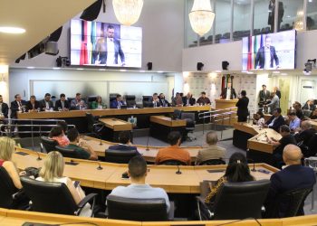 ALPB realiza audiência pública para debater poluição nas praias da Paraíba