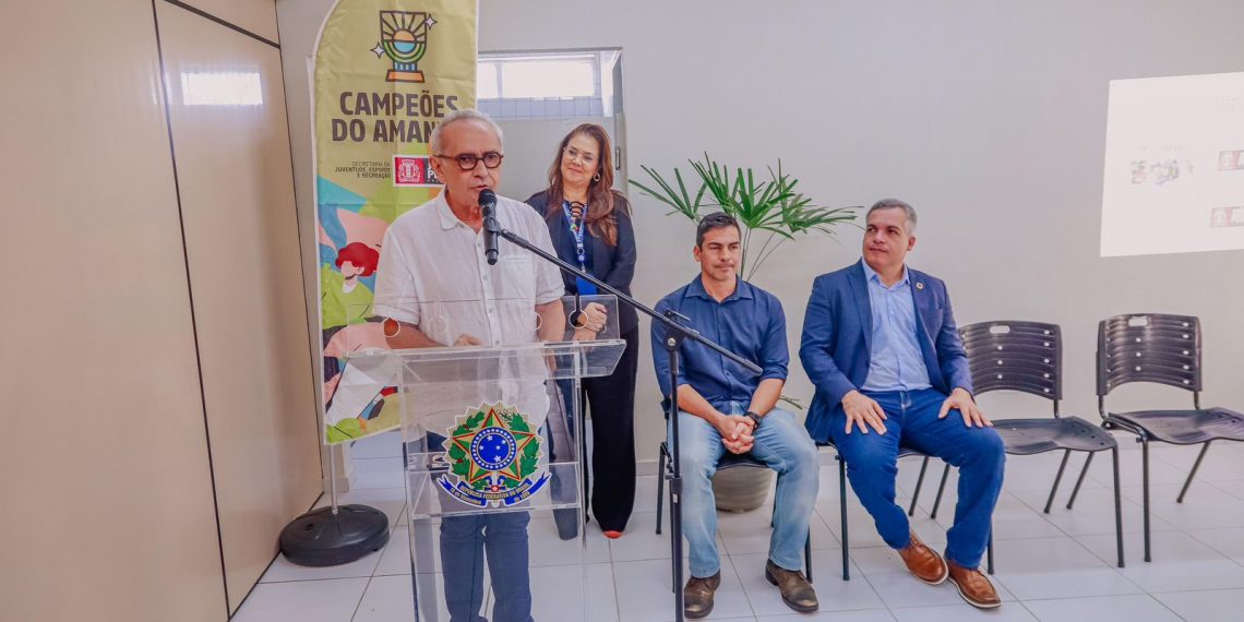 Prefeito assina termo de cooperação para o projeto ‘Campeões do Amanhã’ ganhar modalidade de jogos eletrônicos