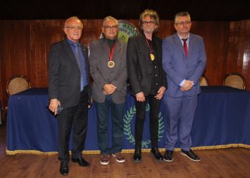 ALPB homenageia o artista João Lôbo e o jornalista Hélder Moura