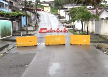 Ponte é bloqueada após asfalto ceder e interromper acesso entre Cristo e Cruz das Armas