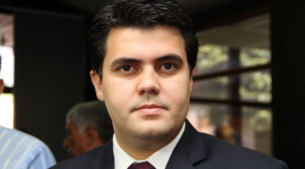 João Azevêdo anuncia Wilson Filho como novo secretário de Educação