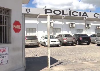 Mulher é flagrada com filha adolescente em motel com três homens, em Campina Grande