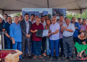 Prefeito autoriza construção de 192 unidades habitacionais para beneficiar famílias da Comunidade do S e a aquisição de 60 imóveis no Compra Assistida