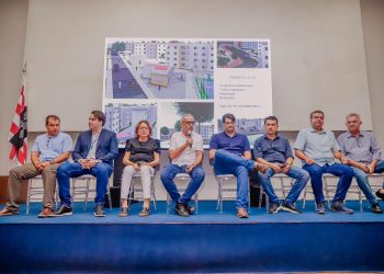 Prefeito autoriza construção de cinco novos residenciais e entrega benefícios de programas habitacionais