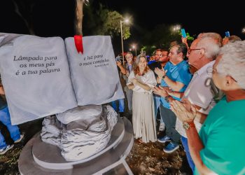 Prefeito Cícero Lucena reformula composição de secretariado