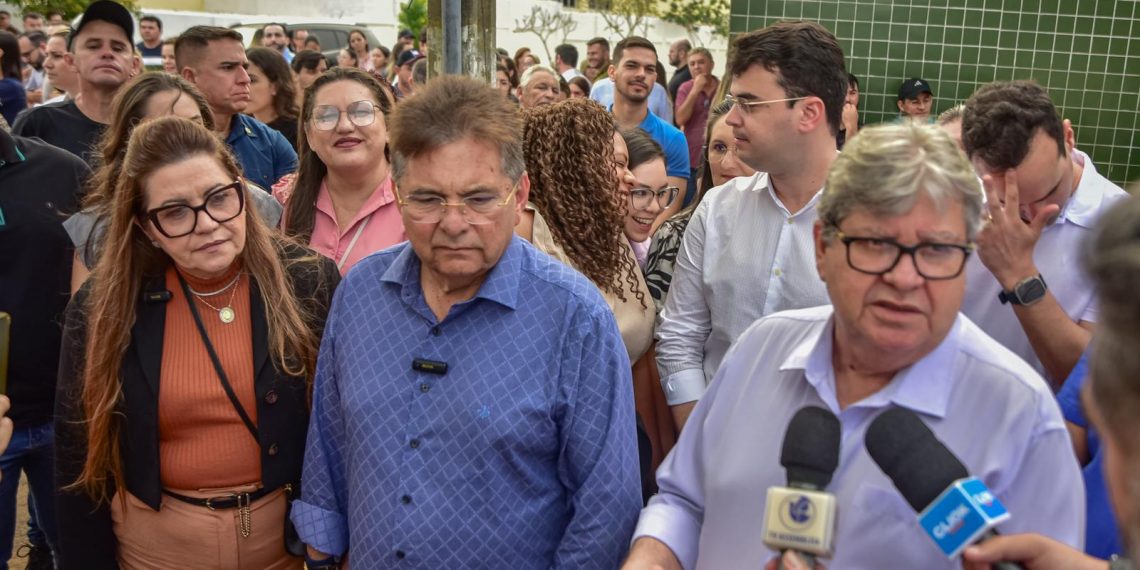 João Azevedo visita obras do Hospital de Pocinhos e autoriza Regionalização da unidade hospitalar