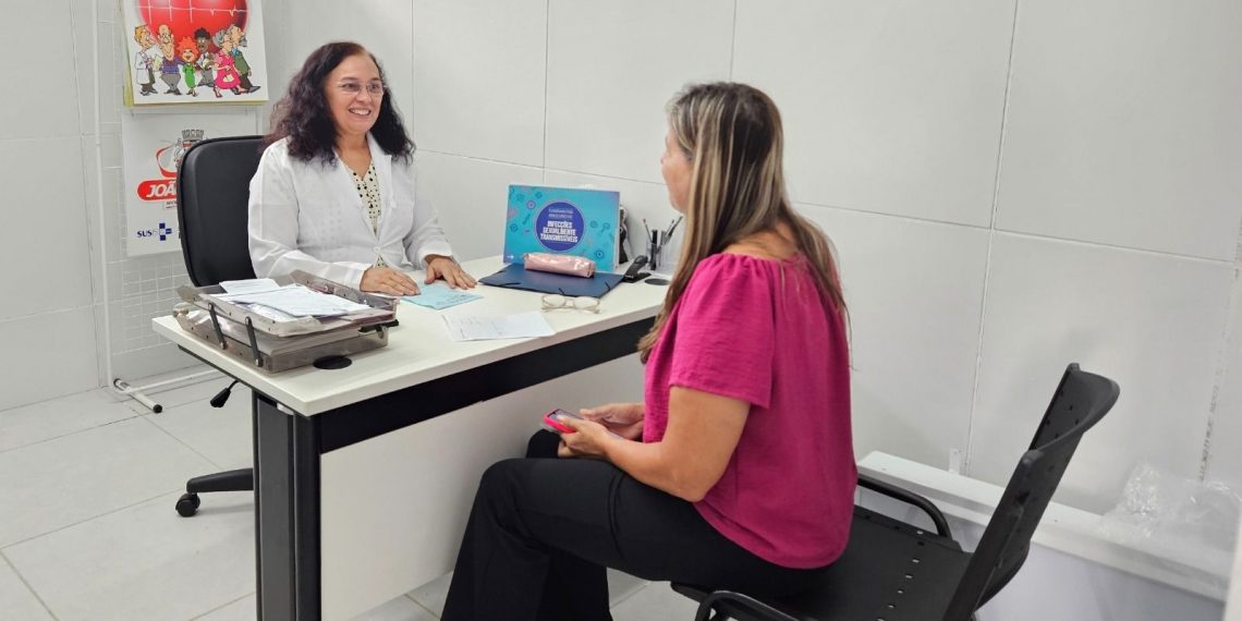 Doze bairros recebem serviços de roçagem, capinação e pintura de meio-fio