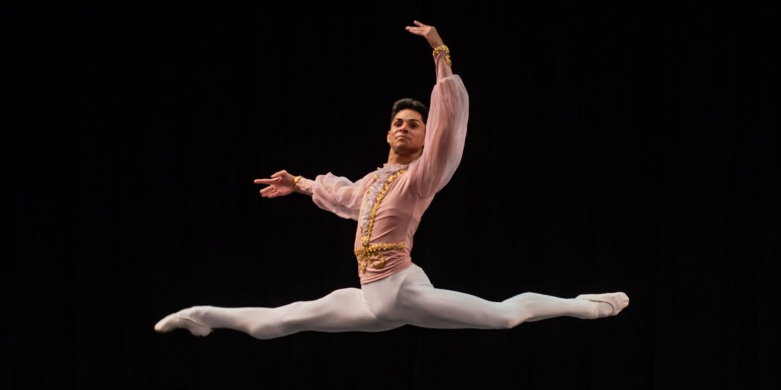 Gabriel Morais conquista prêmio de melhor bailarino do Festival de Joinville
