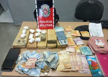 PM prende mulher suspeita de fazer transporte de drogas com criança de colo na Paraíba