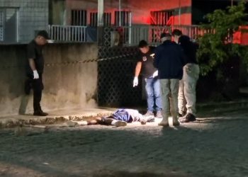Homem é morto com 11 tiros na região da cabeça no bairro Alto das Populares, em Santa Rita