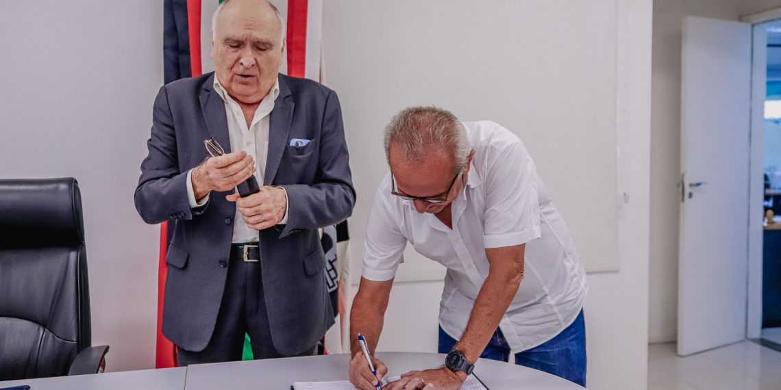 Cícero Lucena reassume o cargo de prefeito após viagem internacional para viabilizar investimentos na Capital