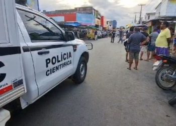Grupo executa homem e passa com carro por cima do corpo em João Pessoa