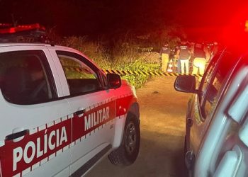 Homem é encontrado morto com marcas de tiros e pedradas em Mumbaba