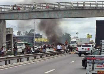 Protesto contra morte de jovens fecha BR-101 nos dois sentidos, em João Pessoa