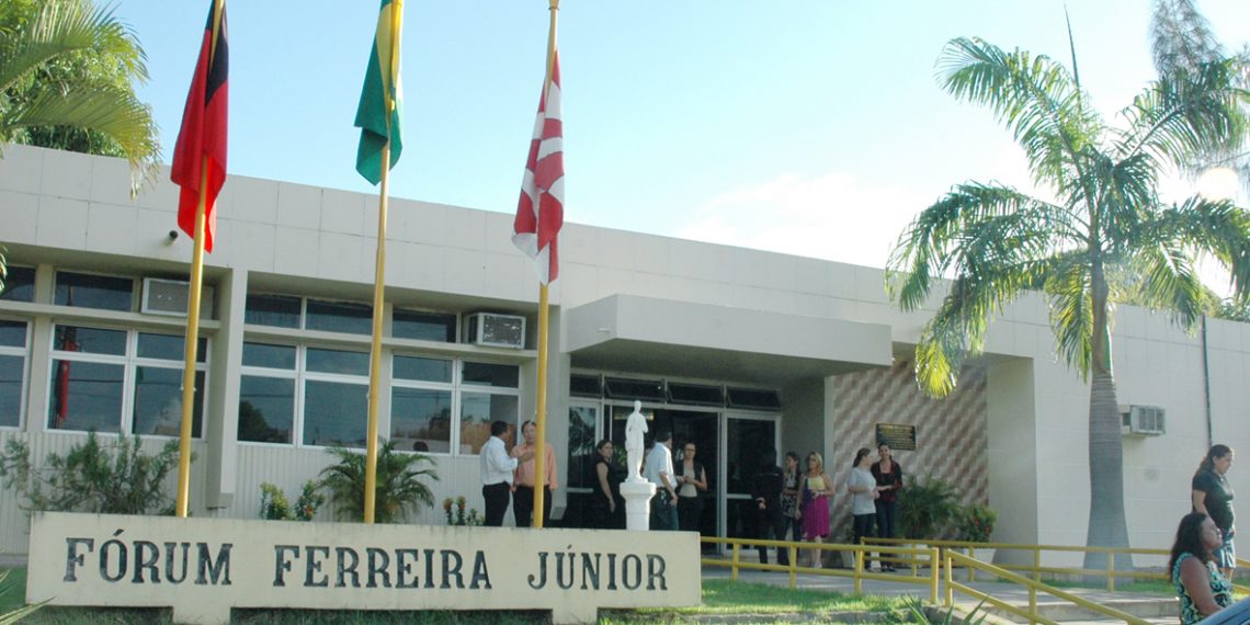 Júri é remarcado após pai de acusados ser morto a tiros em frente à fórum, em Cajazeiras