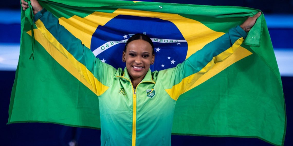 É OURO! Rebeca vence no solo e vira a maior medalhista olímpica do país