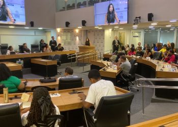 Comissão de Educação da ALPB debate públicas para a juventude na Paraíba