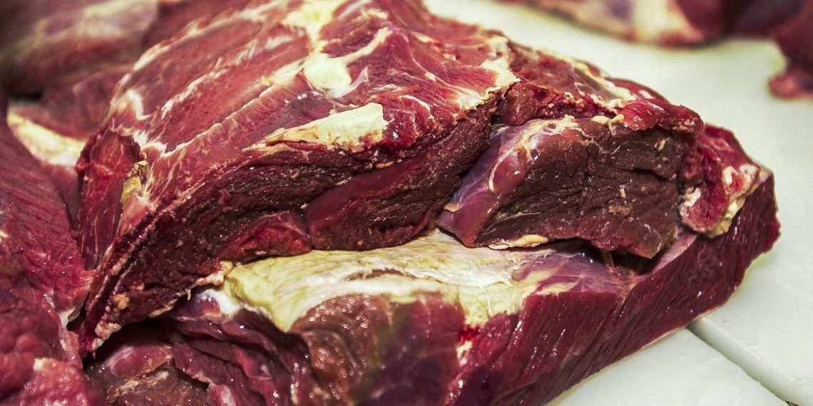 Carga de 700 kg de carne roubada é apreendida durante ação da polícia, na Paraiba