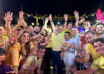 Convenção do PSB em Bayeux: Tacyana Leitão reúne 10 mil pessoas e 4 ex-candidatos a prefeito no maior palanque da Paraíba